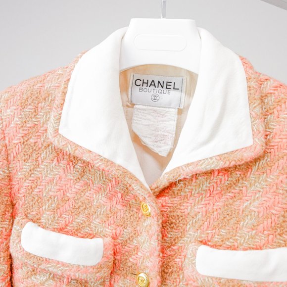 SOLD Chanel Vintage Peach Tweed Jacket - Picture 6 of 13